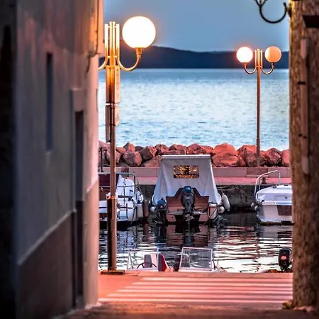 شقة Small Stone House Luka زادار