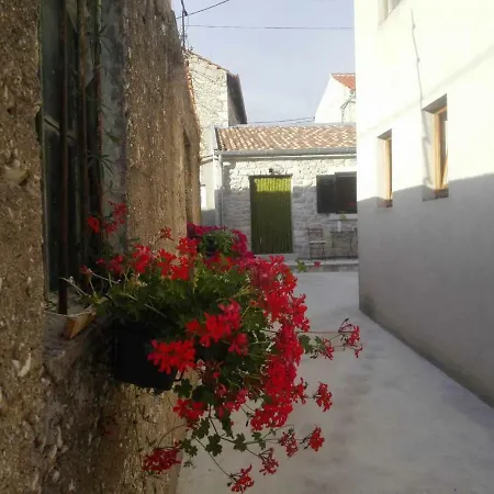 Small Stone House Luka * زادار