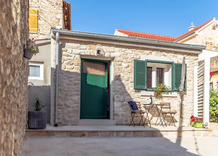 Apartment Small Stone House Luka *