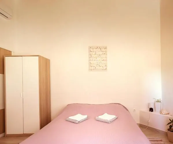 Small Stone House Luka Zadar